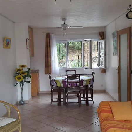 T3 Calme Avec Terrasse Et Cuisine Equipee, A 300m De La De - Fr-1-309-246 Apartmán