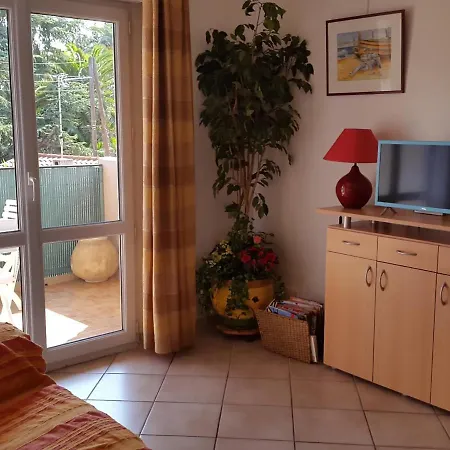 T3 Calme Avec Terrasse Et Cuisine Equipee, A 300m De La De - Fr-1-309-246 Apartmán