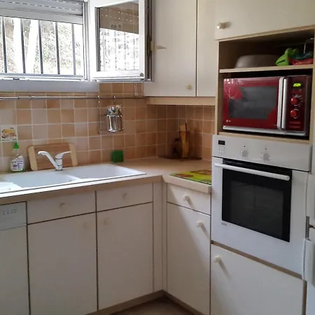 T3 Calme Avec Terrasse Et Cuisine Equipee, A 300m De La De - Fr-1-309-246 Apartmán *