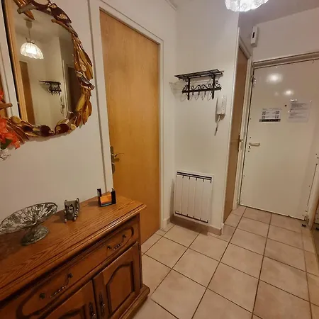 T3 Calme Avec Terrasse Et Cuisine Equipee, A 300m De La De - Fr-1-309-246 Apartmán *