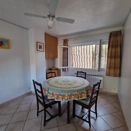 T3 Calme Avec Terrasse Et Cuisine Equipee, A 300m De La De - Fr-1-309-246 كولِيورْ