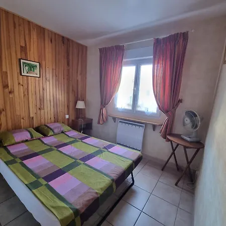 T3 Calme Avec Terrasse Et Cuisine Equipee, A 300m De La De - Fr-1-309-246 Apartmán