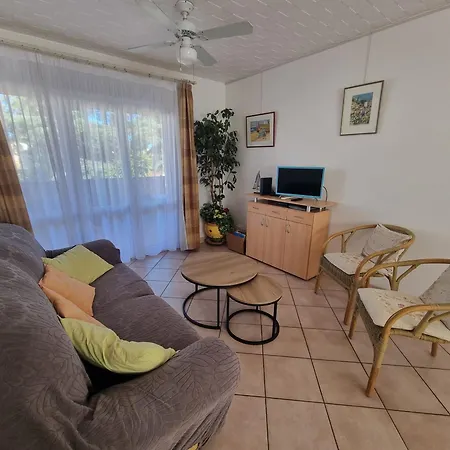 Apartmán T3 Calme Avec Terrasse Et Cuisine Equipee, A 300m De La De - Fr-1-309-246 *